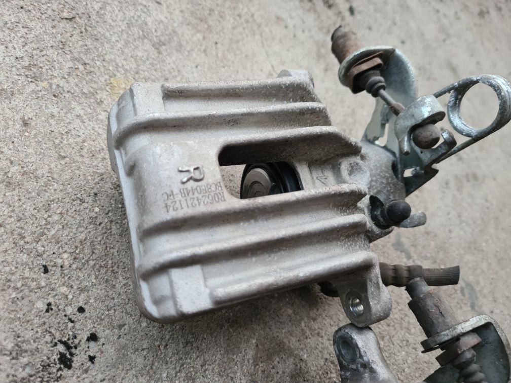PRAWY ZACISK Hamulcowy tylny tył AUDI A4 B6 B7 od 2001 do 2008r