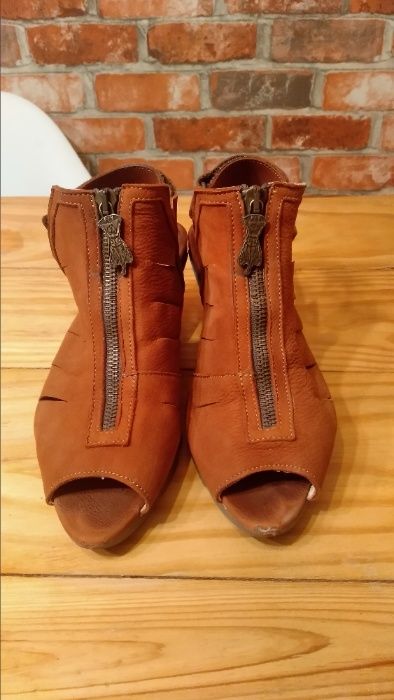 Sapatos Fly London - novos custam 125€