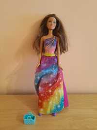 Lalka Barbie w kolorowej sukni - Mattel