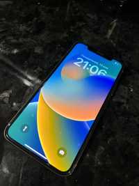 iPhone X в хорошем состоянии