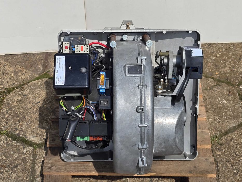 Riello palnik gazowy RS 50 moc 115-600kW 2 stopniowy do suszarni