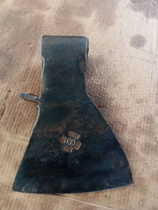 Сокири антикваріат