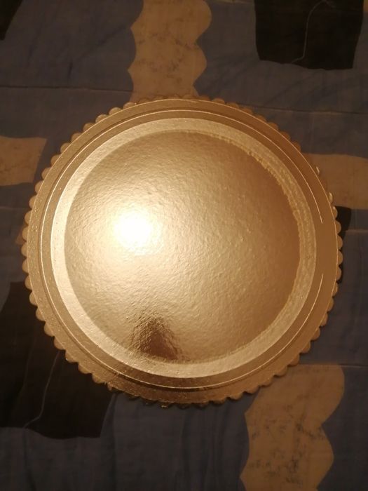 Base para bolo dourada