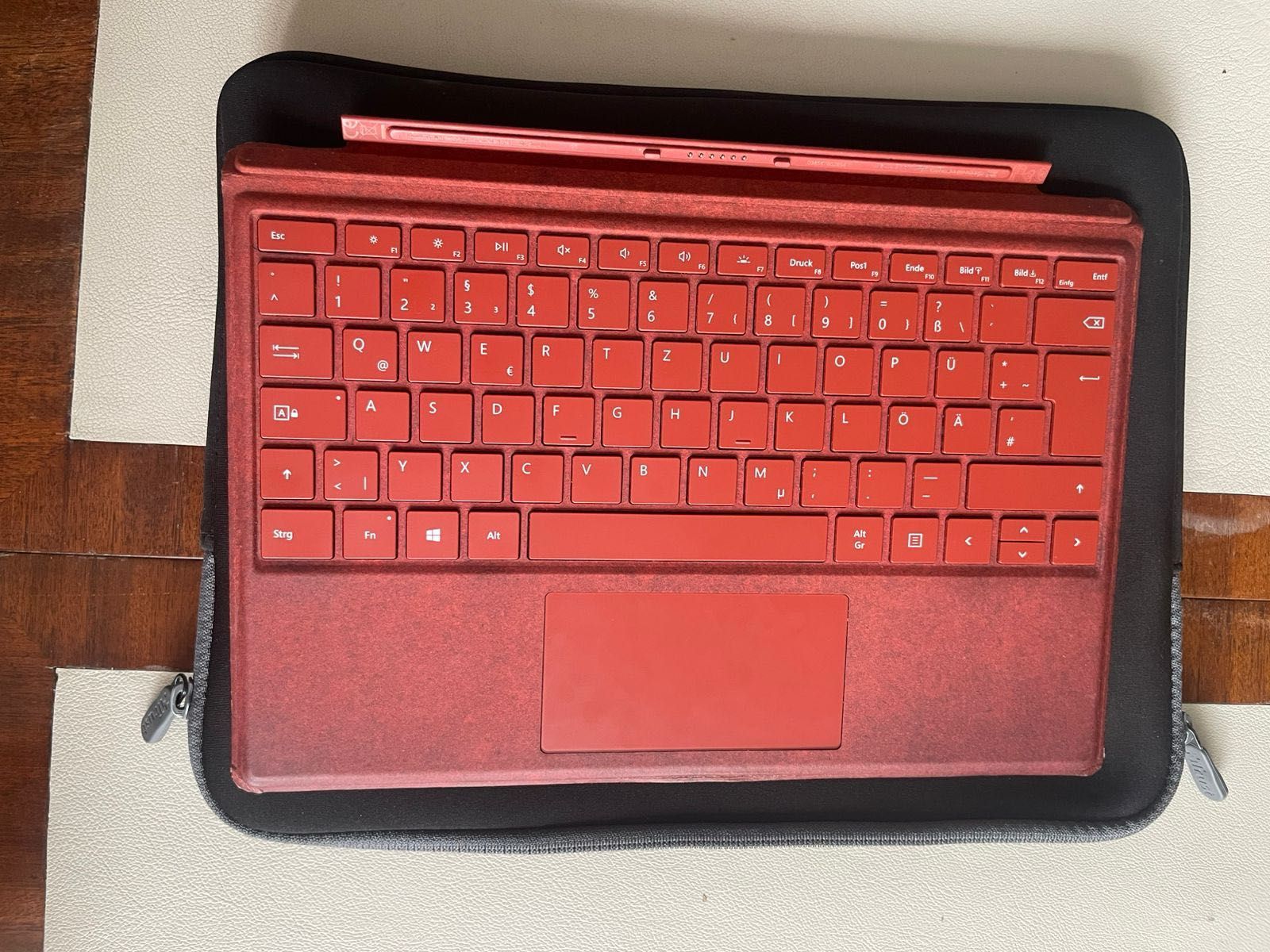 Microsoft Surface 7 pro + klawiatura + Pen + myszka + etui