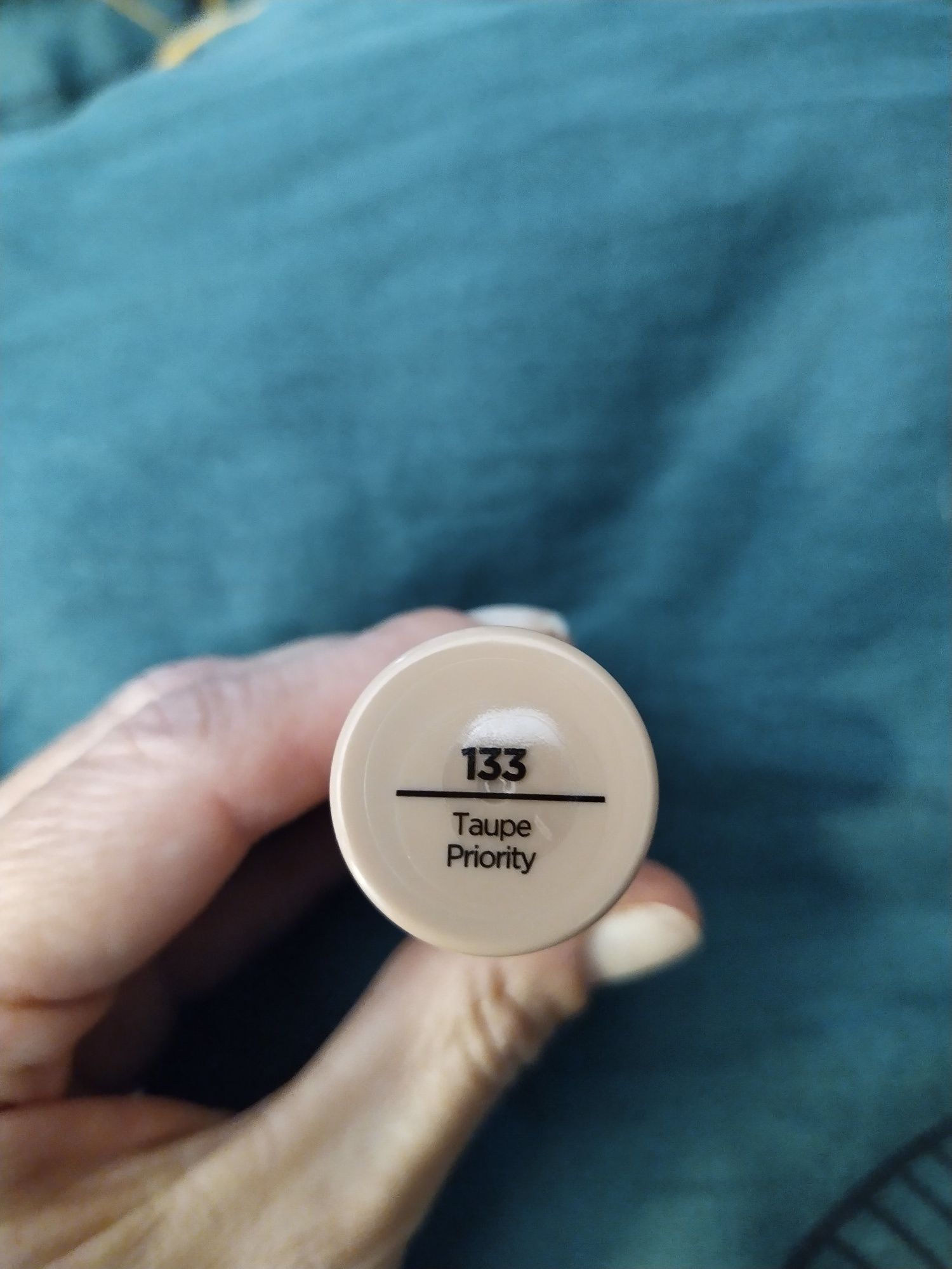 Lakier do paznokci Sally Hansen nr 133 taupe priority