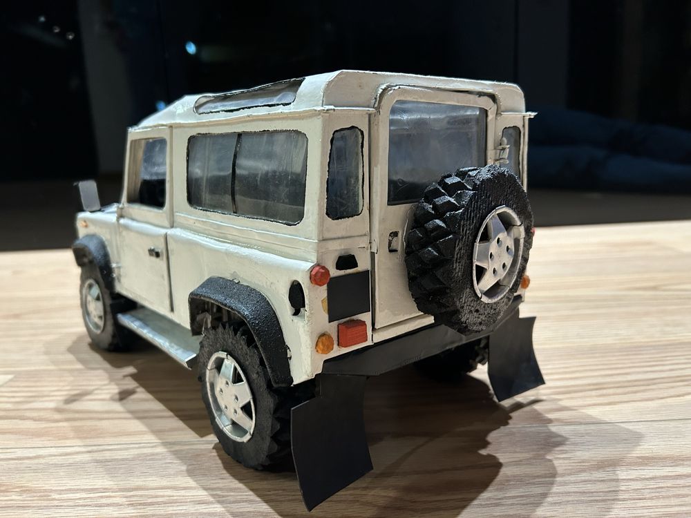 Land Rover Defender 90 escala 1:10