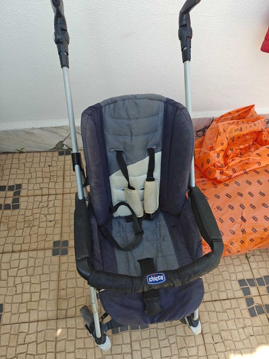Carrinho de bebé Chicco 4 me completo com cadeira, ovo e alcofa