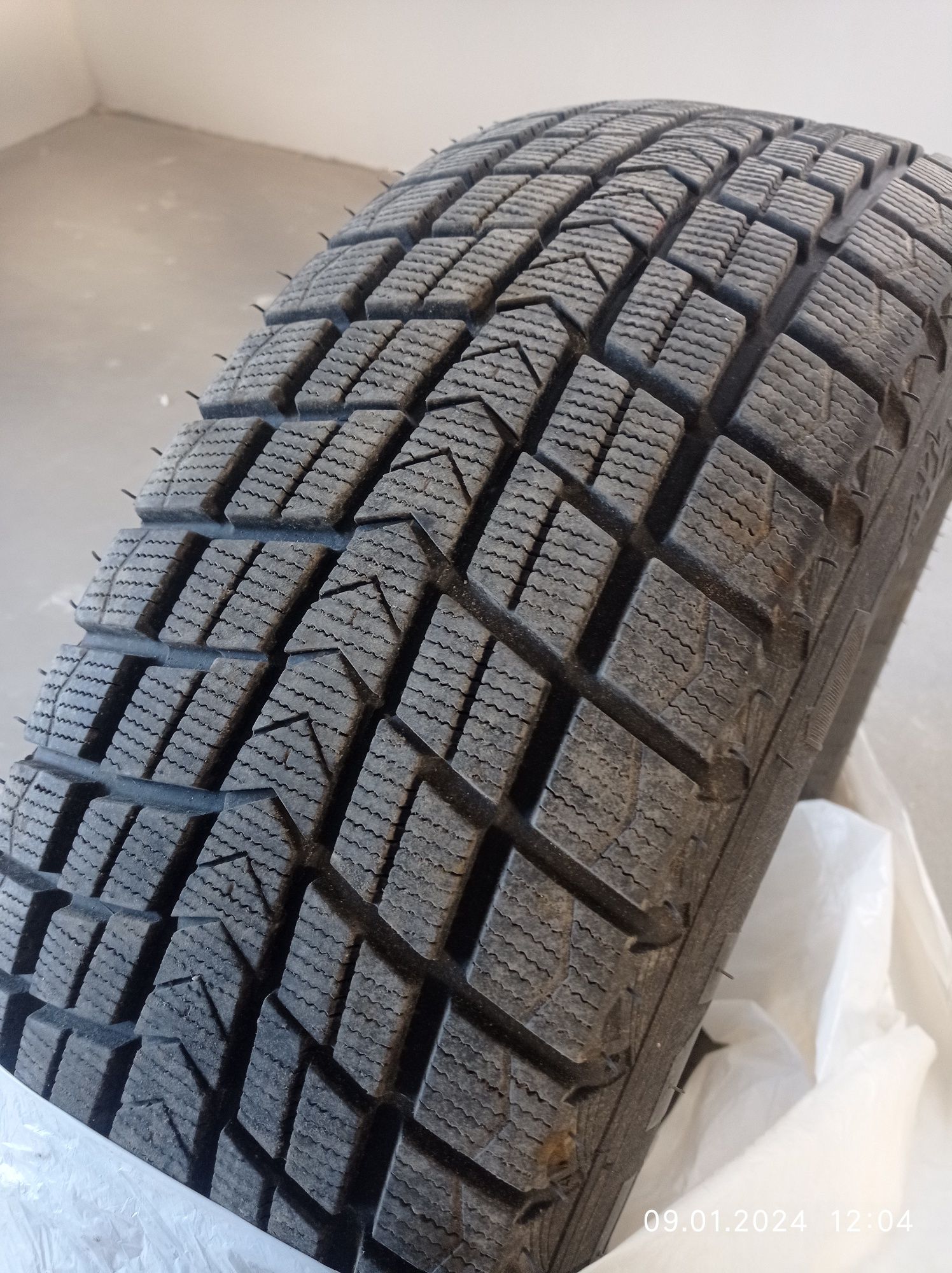 Продам шини 235/65 r17