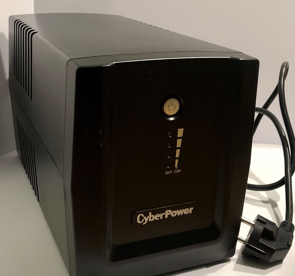 UPS CyperPower UT1500E