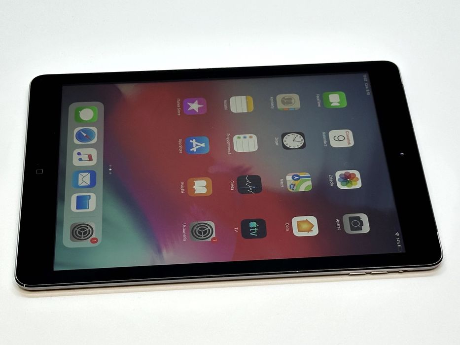 Zadbany iPad Air A1475 16GB model lte / złącze sim .