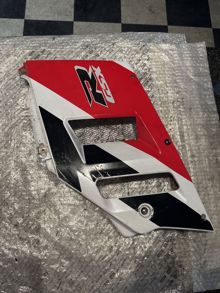 Owiewka Prawa Bok SUZUKI GSX-R 750 Olejak 1991 GSXR M255
