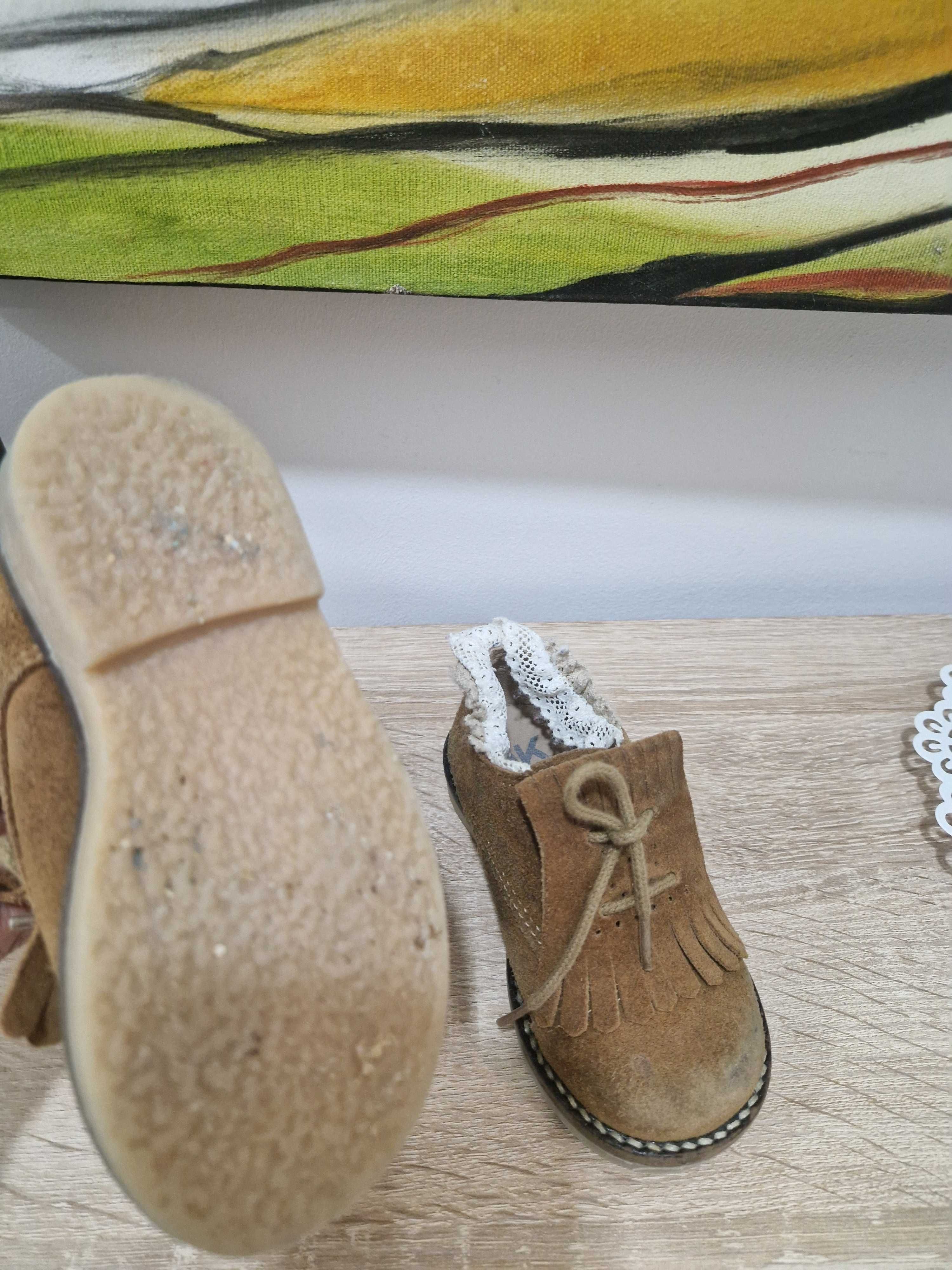 Sapatos em pele de menina T22