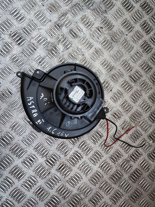 Opel Astra III H 1.6 16V dmuchawa wentylator nawiewów