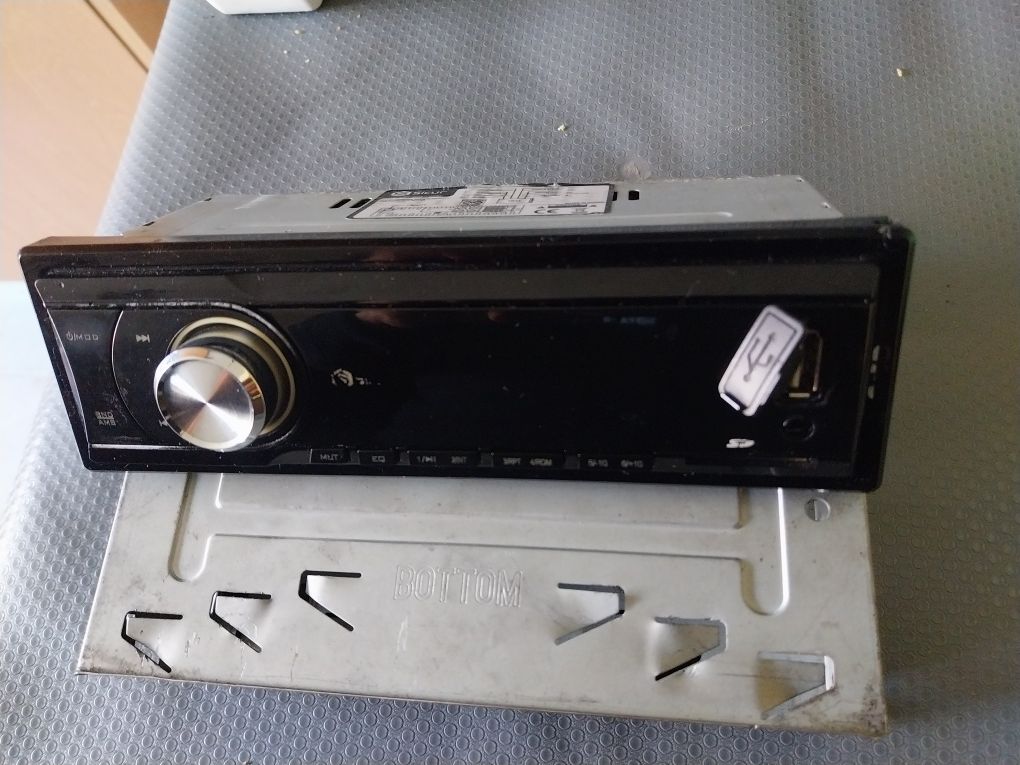 Auto radios  tft televisao / cd impecaveis