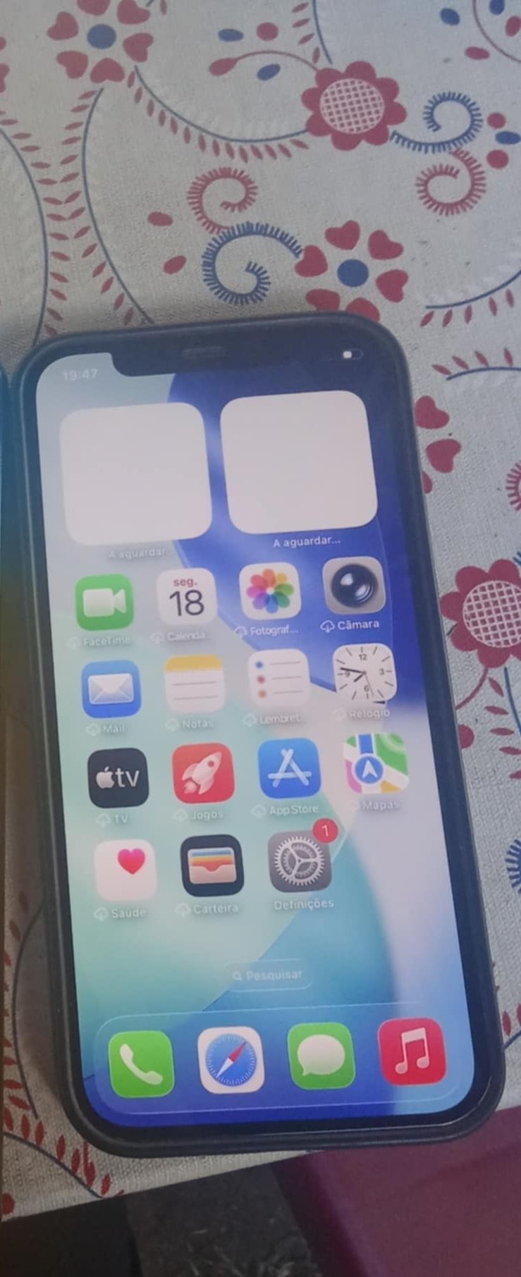 Iphone 12 em bom estado.