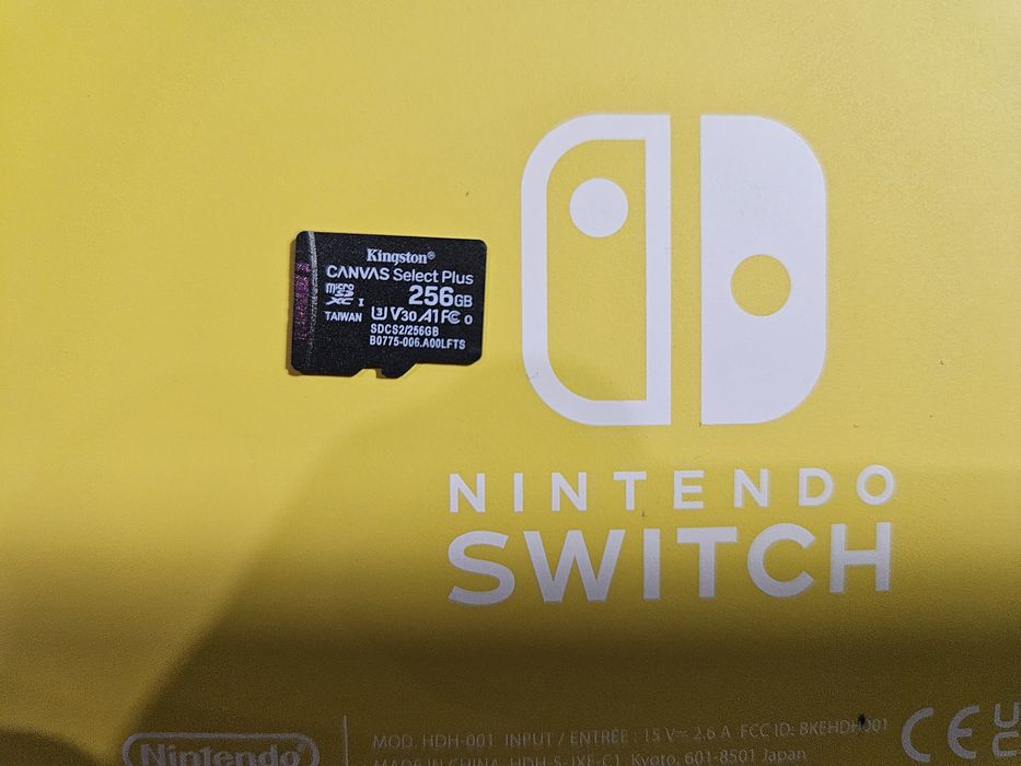 Nintendo switch lite amarela com cartão de 256gb