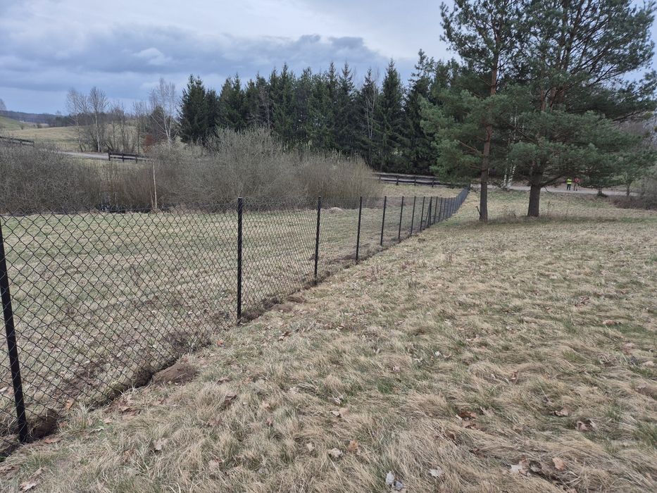 Sprzedaż I montaż paneli 3d,2d ,palisady I siatki oraz drewniane