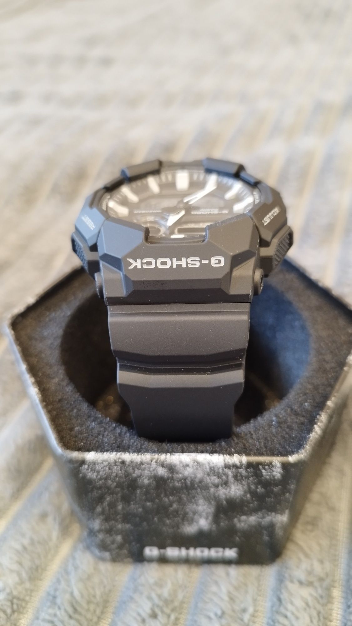 NOWY zegarek Casio G-Shock GA-010-1AER