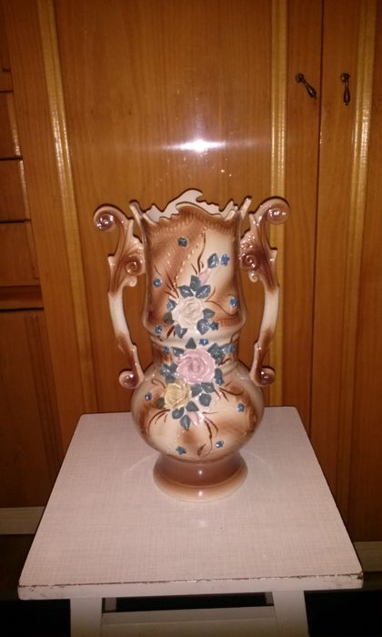 Продам красиву напольну вазу