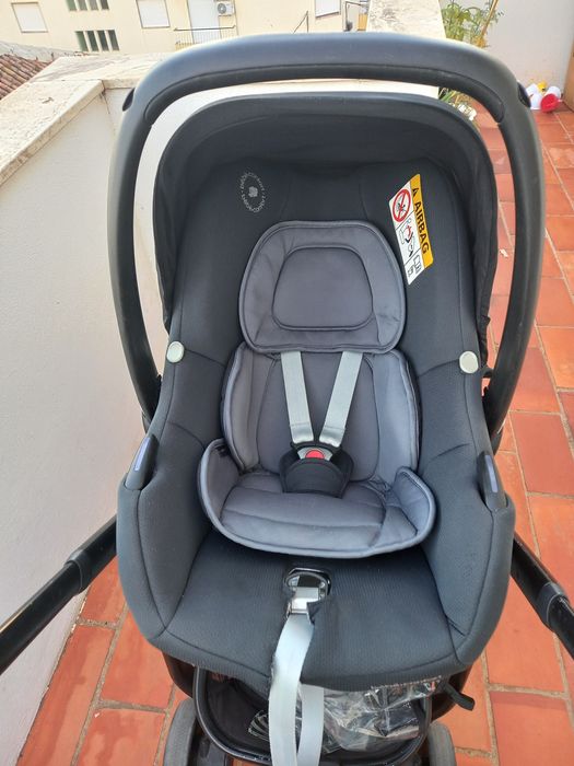 Carrinho de bebé. Bebé Confort com ovinho