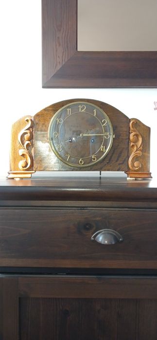 Zegar antyczny nakręcany