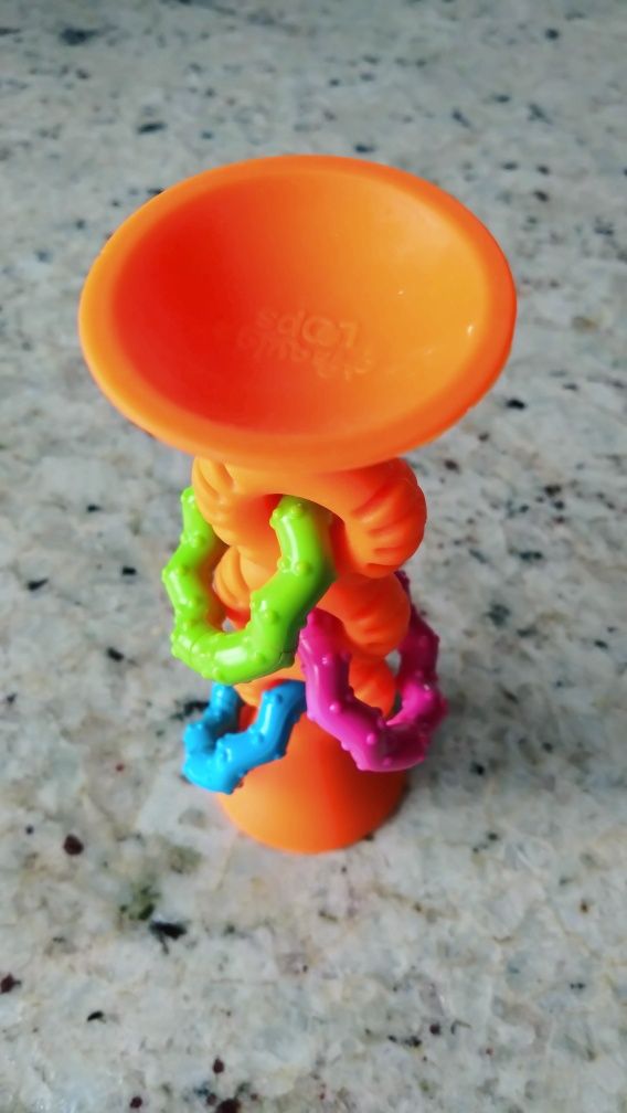 Fat Brain Toys PipSquigz Loops Grzechotka przyssawka Pomarańczowa