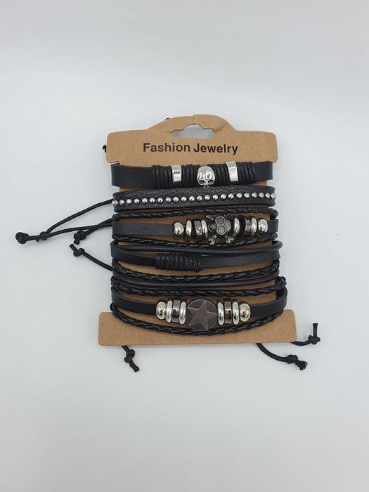 Bransoletki ze sztucznej skóry z metalowymi ozdobami