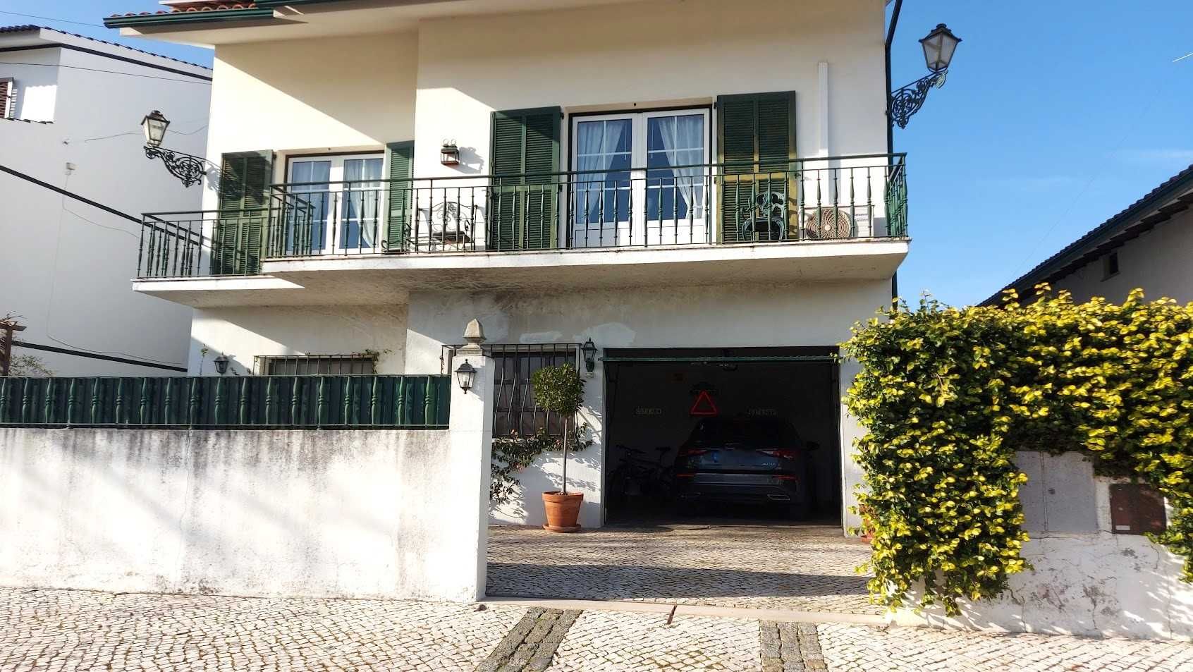 Moradia T4  mais Sotão Aproveitado e piscina.