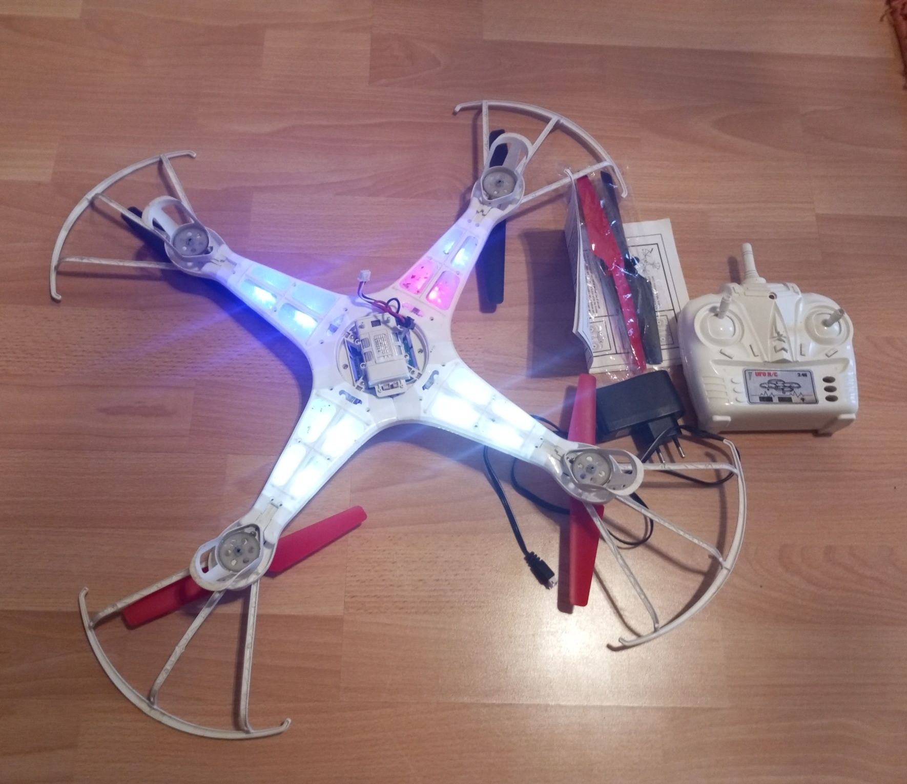 Dron SkyKing Explorer