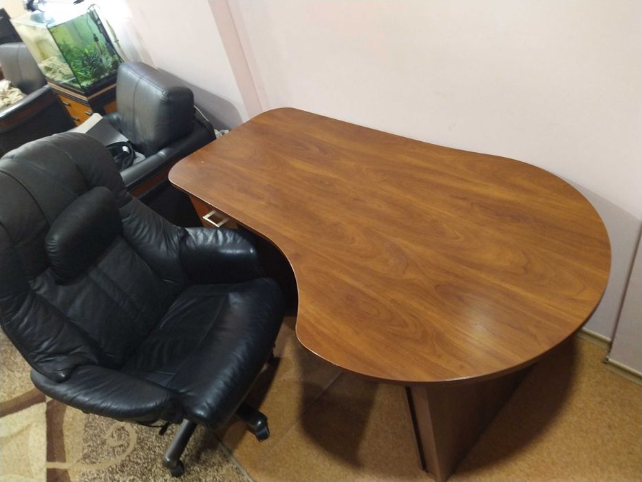 Офисный компьютерный стол Италия