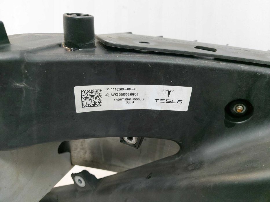 Tesla Model 3 Телевізор Установочна панель - рестайл дорестайл