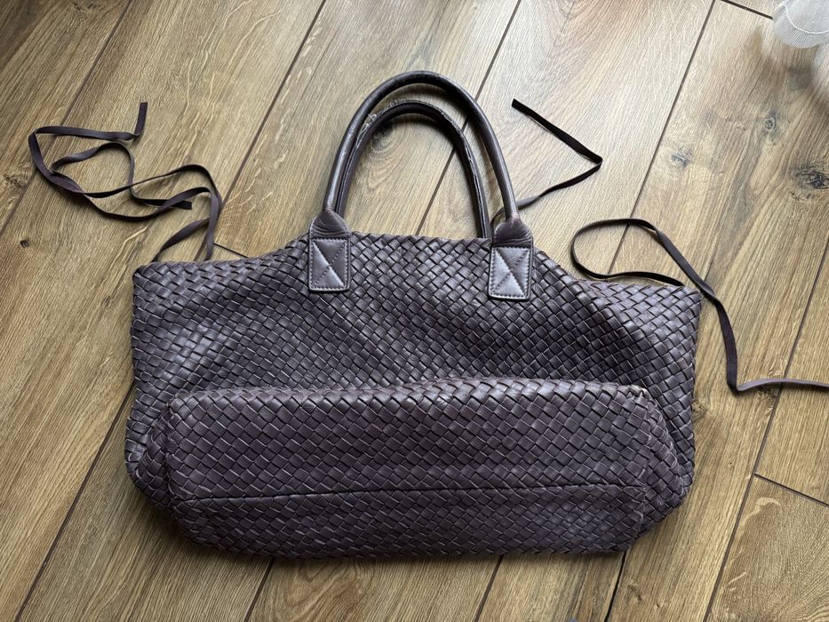 Сумка-тоут Bottega Veneta Cabat из плетеной кожи