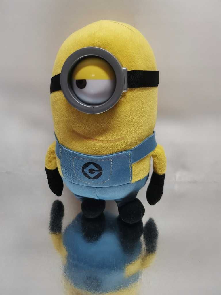 Minionek STUART maskotka Minionki plastikowe gogle 30cm minion