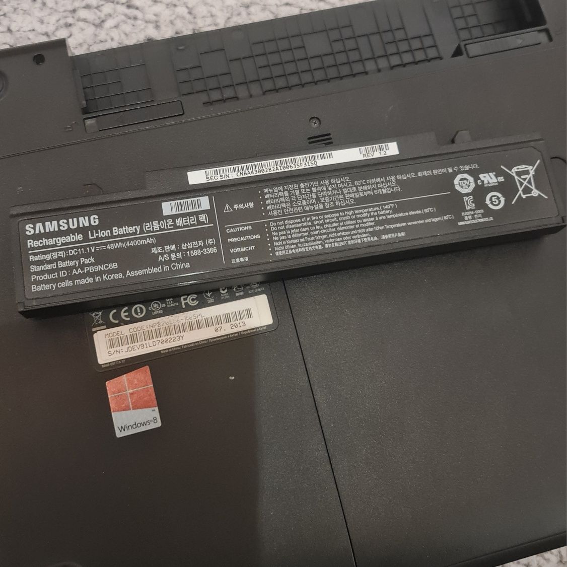 Laptop Samsung model NP270E5E