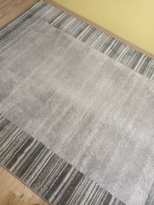 Sprzedam szary dywan