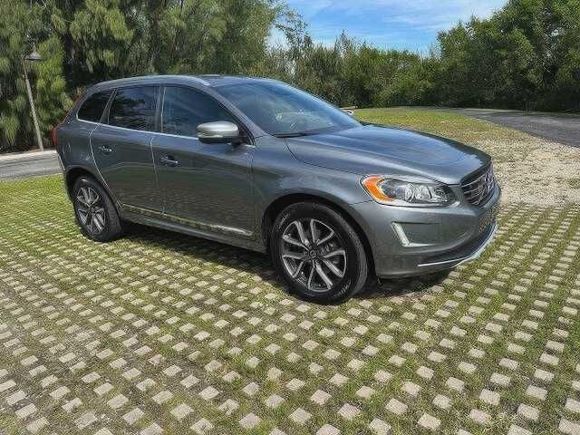 2016 Volvo XC60 T5 Drive-E Platinum