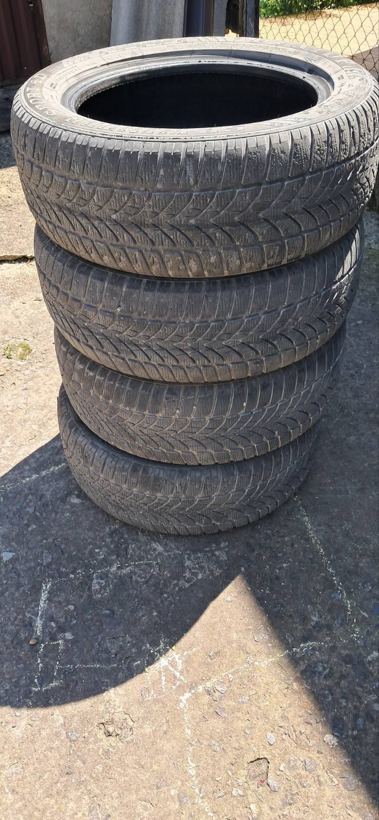 Продам зимову гуму 205 / 55 / R16 Dunlop Wintersport 4D