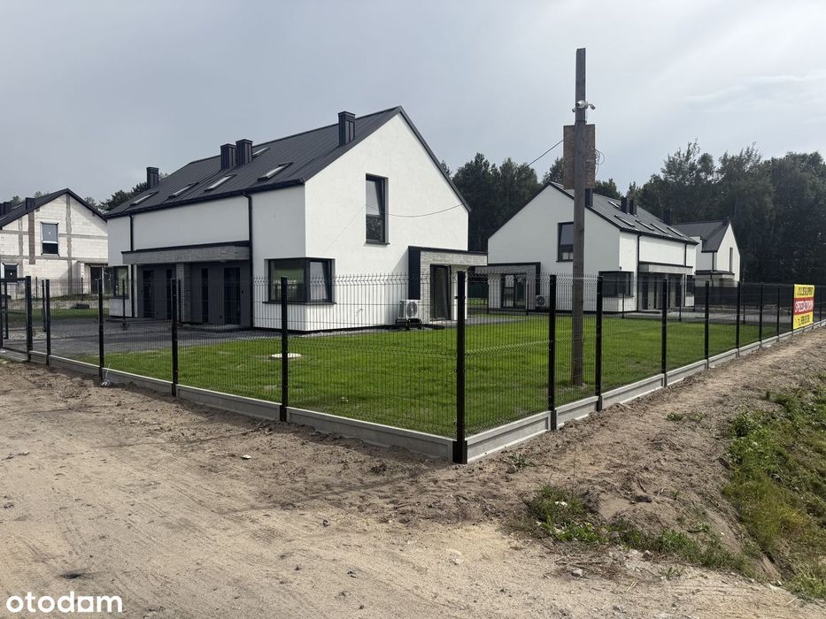 Nowoczesny Eko dom pompa ciepła / klimatyzacja