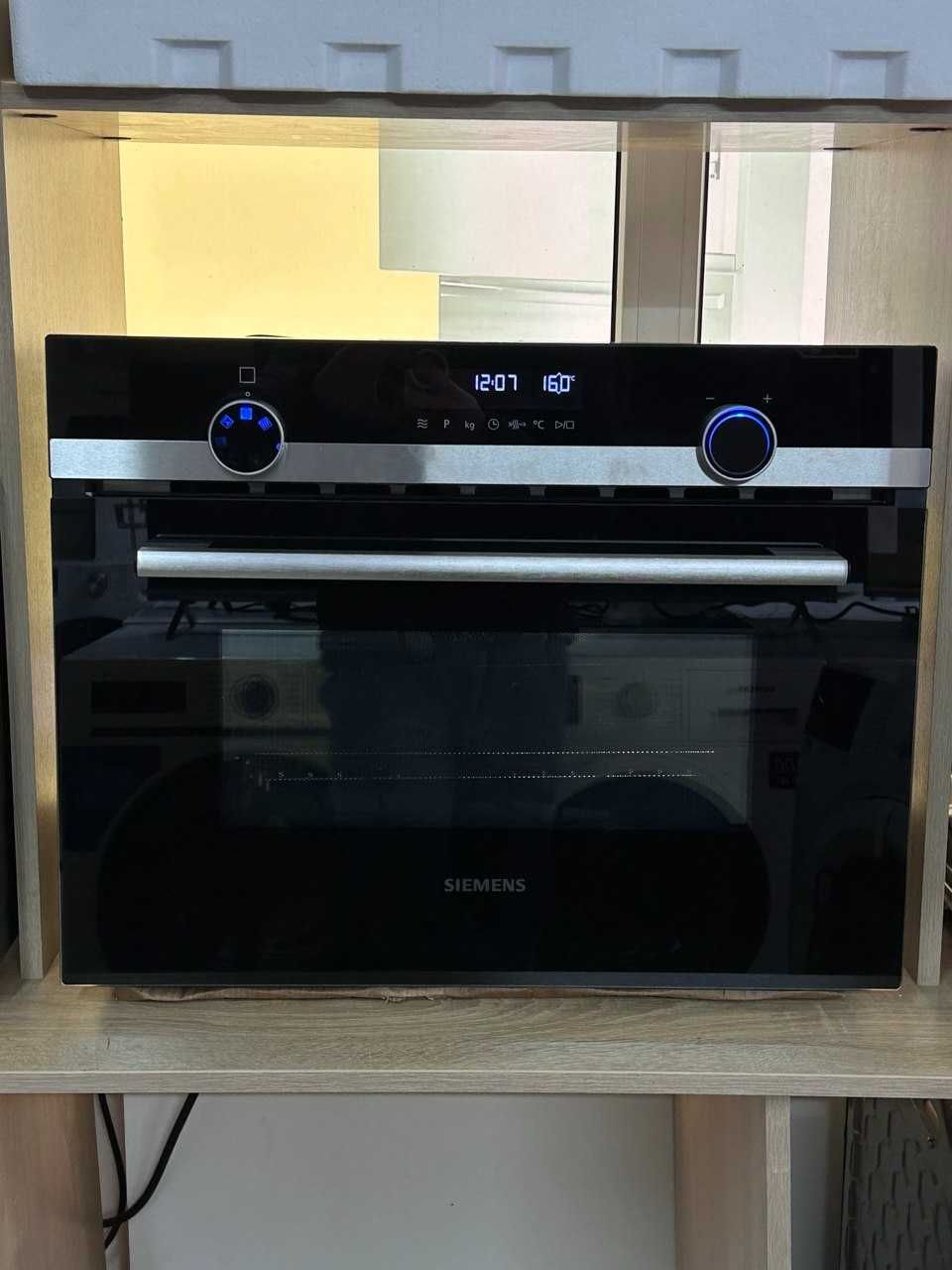 Духова шафа з мікрохвильовою піччю 2 в 1 Siemens IQ500 CM585AGS0