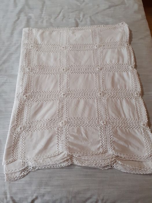 Toalha em linho e renda