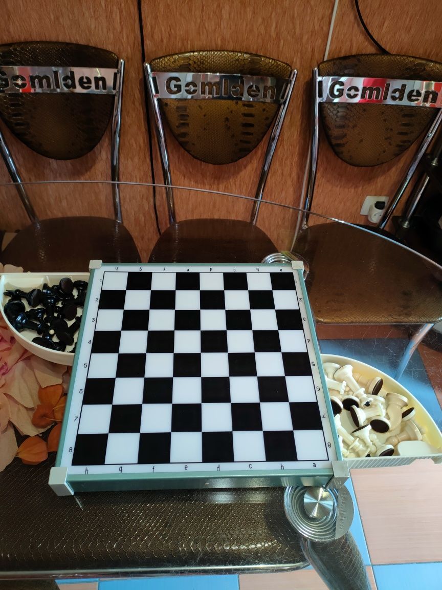 Игровой комплект шахматы Челябинск завод теплоприбор.