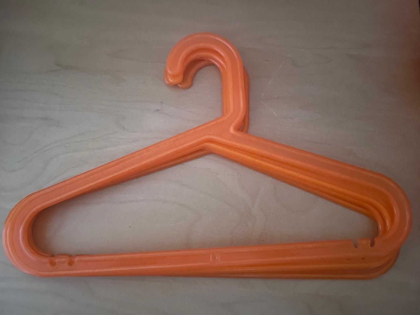65 Cabides de criança - Ikea  (cor de laranja)