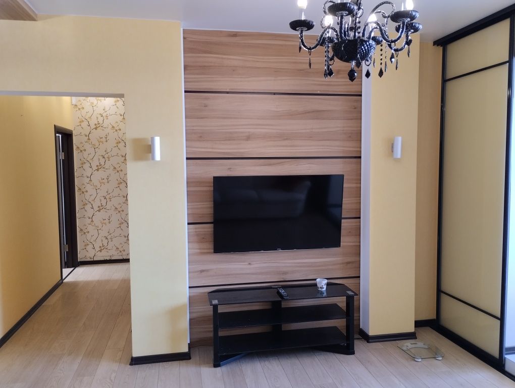 Продам 2 -х кімнатну квартиру від власника  з видом на р. Дніпро