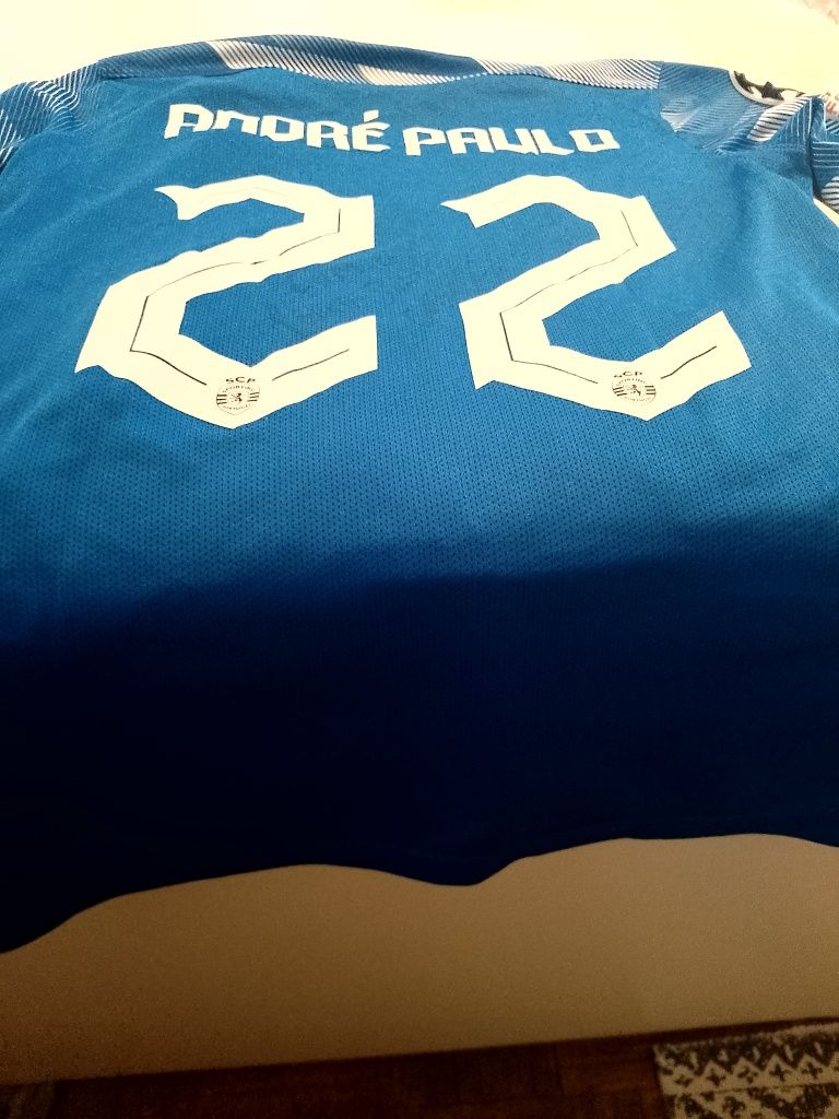 Camisola do Sporting assinada por o guarda redes André paulo