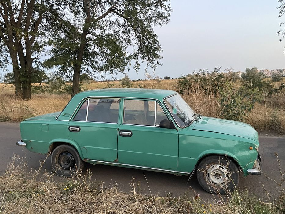 Продам жигу под дрифт 21011