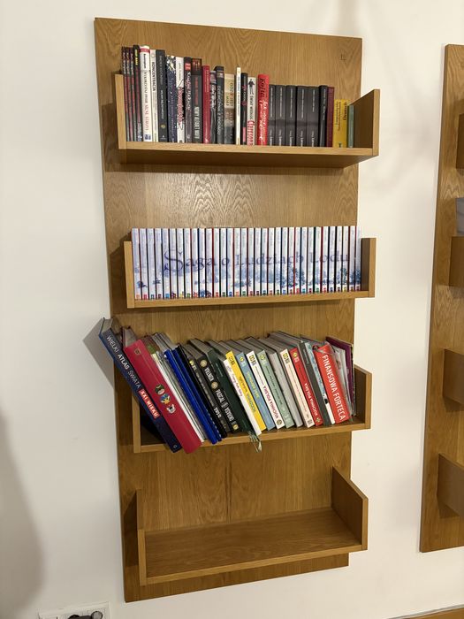 Półka na ksiazki fornirowana