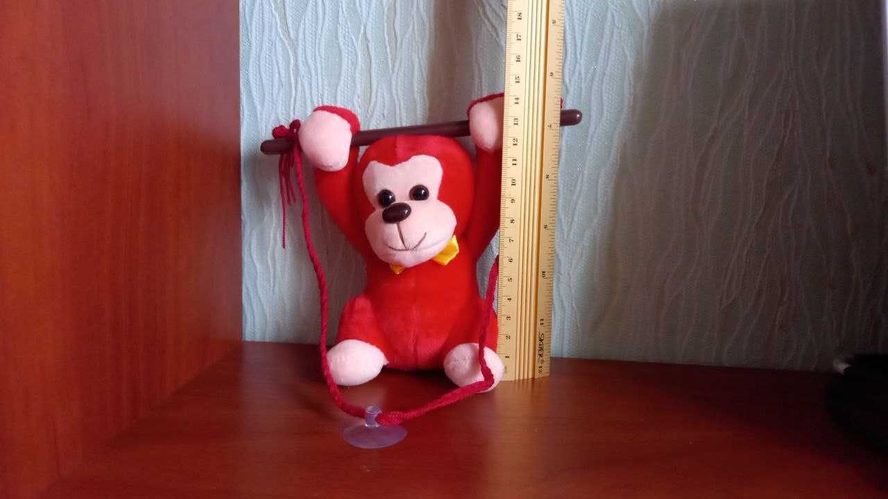 Игрушка "Красная обезьянка на ветке"  14 см