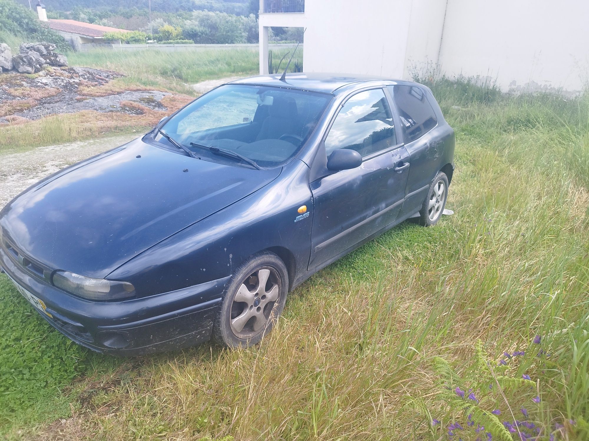 Vendo Fiat bravo 1.9 jtd para peças