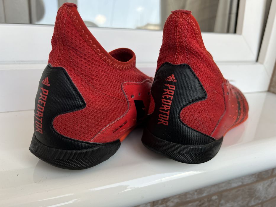 Сороконожки, бутси, футзалки adidas predator 38.5 ( 25.5)