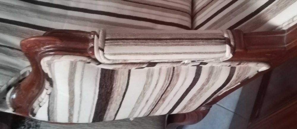 Cadeirão clássico cerejeira. Novo preço